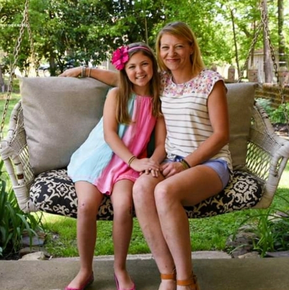 Meet your Posher, Angela - Picture 2 of 2